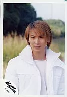 Kinki Kids / Koichi Domoto / upper body / white jacket / outdoor / official Official photo