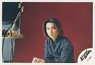 KinKi Kids / Koichi Domoto / Horizontal Upper Body / Black Shirt / Red Background / Official Official photo