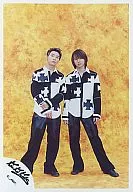 KinKi Kids/堂本光一·堂本刚/全身/背景黄色·黑白的服装/官方生写真