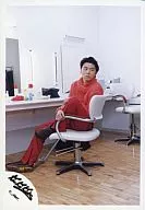 Kinki Kids / Tsuyoshi Domoto / Red wool yarn sweater / Chair-seated / Eye-right / Official Official photo