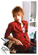 NEWS / Keiichiro Koyama / Red Shirt / Sitting / Putting elbows on desk / Official Official photo