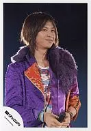 Kanjani Eight / Tadayoshi Okura / Bust up / Both Hands Microphone / Purple Jacket / Official Official photo