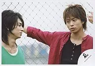 Arashi / Matsujun / Sho Sakurai / Horizontal / Bust Up / Back Fence / Matsumoto Facing Right / Official Official photo