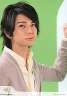 Arashi / Matsujun / Bust up / Cardigan grey / Background yellow green / Left hand raised / johnny's web / Official Official photo