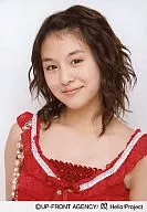 Berryz Kobo / Risako Sugaya / Bust Up / Costume Red / Mouth Closed / Background White / Right Shoulder Chain Accessory / Official Official photo