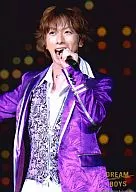 A.B.C-Z / Ikuto Kawai / Live Photo / Above the Knee / Costume Purple / Left Hand Microphone / Right Hand Side / No Frame / DREAM BOYS / Official Official photo