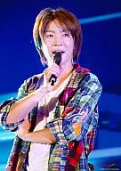 Arashi / Masaki Aiba / Live photo / Upper body / Right hand microphone / Dress shirt check / Background blue / "Dream A Live" / Official Official photo