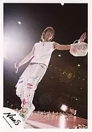 NEWS / Keiichiro Koyama / Costume White / Right Hand Microphone / Left Hand Basket / Whole Body / Live Photo / Official Official photo