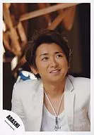 Arashi / Satoshi Ohno / Bust up / Costume white / Background light white / Official Official photo