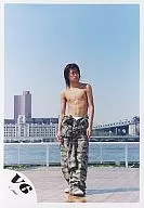 V6 / Takeshi Morita / Whole body, upper body naked, camouflage pattern connection / Official Official photo