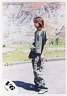 V6 / Takeshi Morita / Whole body, Green Shirt, Camouflage Pattern Connection, Background Brick / Official Official photo