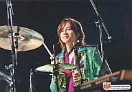 KANAGAWA 0503-0506 : Kanjani Eight / Tadayoshi Okura / Live Photo / Horizontal / Upper body / Costume Green / Drum / Eh! Real? Surprising! TOUR 2007 KANAGAWA 0503-0506