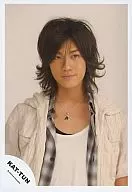 KAT TUN / Hitoshi Akanishi / Bust up / Beige coat over check shirt