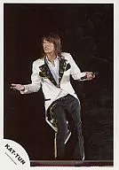 KAT-TUN / Kazuya Kamenashi / Whole body / White costume / Black pants / Spread both hands / Background black