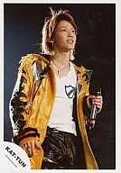 KAT TUN / Kazuya Kamenashi / Knee-Up / Yellow Costume / Black Pants / Left Hand Microphone