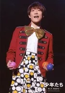 Snow Man / Ta Sho Watanabe / Live Photo / Above Knee / Costume Red and White / Both Hands Ball / Mouth Opening / "Boys and then." Stage Photo 2