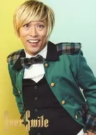 Kota Ishii / Upper Body, Both Hands Waist, Show Teeth, Body Facing Left / Character Chief Shot, 2L Size / Stage "Over Smile" Random Bromide