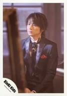 KinKi Kids / Koichi Domoto / Upper Body / Costume Black / White / Red / Left Facing / Under Both Hands / Mouth Closed / Front Picture Frame / Official Official photo