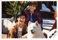 Kis-My-Ft2 / Kento Senga ・ toshiya Miyata / horizontal ・ upper body ・ costume brown ・ blue ・ red ・ white ・ cap ・ smile ・ dog / album "FREE HUGS!" MV & Jacque photo off-shot / official Official photo