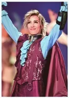 Takarazuka Revue (Flower Troupe) / Rio Asukaumi / Live Photo / Upper Body / Costume Red / Blue / Left Facing / Both Hands Lifted / 2L Size / Flower Troupe Grand Theatre Performance 『 CASANOVA 』 Stage Photo