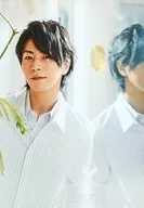 Tomoki Hirose / Bust Up / Costume White / Stripe Pattern / Left Side / 「 JUNON April 2017 Issue x Convenience Store Print 」 Raw Bromide