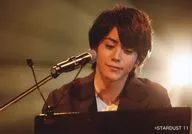 Tomoki Hirose / Live Photo / Horizontal Type / Bust Up / Costume Black / Stand Microphone / Fan Event 「 Huang 々星 ~ Yoi no Myojo ~ 」 Bromide F morning star Stage Photo