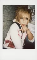 The Raid. / Ichiyo / Upper Body / Costume White / Red / the left fingers Holder / Right Facing / Pursed Mouth / Raw Cheki