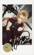 ☆ the Raid. / Ichiyo / Handwritten autograph / With message / Knee-up / Sitting / Costume black / red / Left thumb standing / Pursed mouth / Fresh Cheki