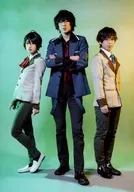 Ryo Kitazono (Akechi), Rie Takahashi (Kobayashi), Kenta Yamanaka (Habashiba) / Whole-body, Costume Gray, Black, Kitazono Armband, Background Green, Character Actor Shot / Stage 「 Rampo Kitan: Game of Laplace - The Fiend with Twenty Faces - 」 Random Bromide