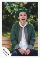 Kanjani Eight / Shibuya Subaru / Knee-Up, Sitting, Costume Green, White, Cap, Mouth Opening, "CloveR" / Official Official photo