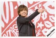 King & wazurai / Yuta Jinguji Temple / Horizontal ・ Bust up ・ Costume black ・ Raised right hand ・ Background white ・ Pink / Single "koi-Prince" MV & Jacque-shot off-shot / Official Official photo