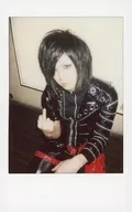 Regalia / Battle / Kneecaps / Squats / Costumes : Black / Red / Right middle finger standing / Left / Live cheki