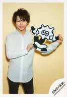 Johnnys Jr. / Yu Ogawa / knee-high, costume white, both hands logo, background yellow / JOHNNYS' ISLAND STORE off-shot / official Official photo