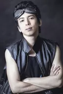 Yosuke Kuroda : Upper Body, Costume Black, Down Vest, Goggles, Arm Set, Face Tilted to the Left, Chin Up, Background Black, Postcard Size / Blue Shuttle Produced "Wings of the Battlefield" Random Bromide