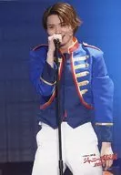 MADE / Hikaru Inaba / Live Photo / Knee-Up / Costume Blue / White / Right Hand Microphone / 『 ABC-Za "Johnnys Legend 2019" 』 Stage Photo 1
