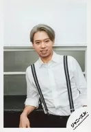 MADE / AKIYAMA Taiga / Upper Body / Costume White / Black / Suspenders / Right Hand Bend / Body Tilt / Show Teeth / JOHNNYS' ISLAND STORE off-shot / Official Official photo