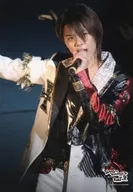 Kansai Johnnys Jr. / Ryuta Muro / Live Photo / Knee-Up / Costume white / black / red / Right hand raised / Left hand microphone / Eye point right / Mouth opened / Kansai Johnnys Jr. 2007 Summer @ Osaka Shochikuza