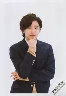 Naniwa Men's / Shunsuke Michie / Upper Body / Costume Navy / Beige / Right Hand Chin / Left Hand Bent / Eye Line Left / Background White / "naniwa Men's first live tour 2019 ~ With naniwa #Aohharu Shiyo? ~" Goods Off Shot / Official Official photo