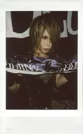 NOCJOURNAL BLOODLUST/Natsu/膝上・衣着黑・双手毛巾展开・脸向右・口半开・背景黑/生Cheki