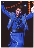 Takarazuka Revue (Yukigumi) / Oka Aya / Live Photo, Above the Knees, Blue Costume, Raised Both Hands, Bent Right Foot, Open Mouth, Left Eye Point, 2L Size / Yukigumi Grand Theater Performance 『 Mibu Gishiden 』 『 Music Revolution! 』 Stage Photos