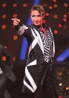 Takarazuka Revue (Yukigumi) / Kazato Bokai / Live Photo / Knee-High / Costume Black / White / fingers of the right hand Holder / Eye Point Left / Light Red / Background Black / 2L Size / Yukigumi Tokyo Performances' Hoshiau Hitoyo'' La Esmeralda' Stage Photos