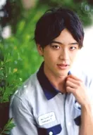 SUNPLUS / Takuma Izawa / Bust up / Costume blue / light blue / Left-handed collar / Outdoor / Stage "Hachioji Sonobeads" Cast pre-award bromide