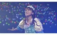 Suzuko Mimori / Live Photo / Horizontal / Bust Up / Costume Green / Yellow / Right Hand Spread / Face Up / Left Direction / Size (126 x 225) / 「 Mimori Suzuko Live Tour 2016 "Grand Revue" Tokyo Nippon Budokan Performance 」 Live Memory Photo