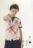釣本 South / Above-the-knee / Right-handed split-split chopsticks Teppo-age / Neck-tilt / Background white / Stage "Firebombing Adults and Elementary School 6th All-school assembly 『 Elementary Education Royal 』" Bromide