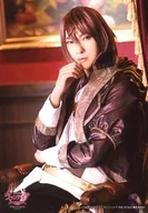 釣本 Minami (William Shakespeare) / Upper body, sitting, left facing, right jaw, Character Tomoshot / "イケメンウ ァンパイア Majitachi to Koi no Yuwaku THE STAGE ~ Episode. 0 ~" Cast L edition bromide