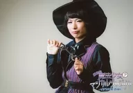 Setsuo Ito (Kurihara Non-sugar) / Horizontal, Upper body, Left-facing, Handcuffs on both hands, Gray background, Character Tomoshot / Stage version "Magical Girl (?) マジカルジャシリカ - Magical 0 - zero -" Cast Bromide