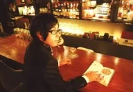 Yusuke Shirai / Horizontal, Upper Body, Costume Black, Seated, Right Hand Book / "『 Shiraimu no Heya 』 Vol. 13" Shiraimu no Heya 10th MEMORIAL Official photo