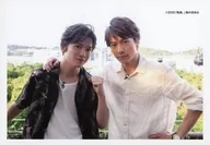 小泽廉・小西成弥/横型・上半身・服装白・黑・肩组・左拳・左腰/"俺旅。>in新加坡完成表演活动商品销售生写真小泽廉×小西成弥2集