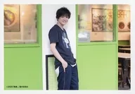 Seiya KONISHI / Horizontal, Above the Knee, Costume Black, White, Right Hand Pocket, Right Facing, Smile, Background Green, White / "Watashi Tabi." in Singaporean Completion Announcement Event, Goods Sales Official photo