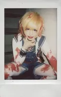 The Raid. / Hoshishichi / Knee-Up / Sitting / Costume White Blue / Stripe Pattern / Denim / fingers of the right hand Extension Jaw / Staircase / Raw Cheki